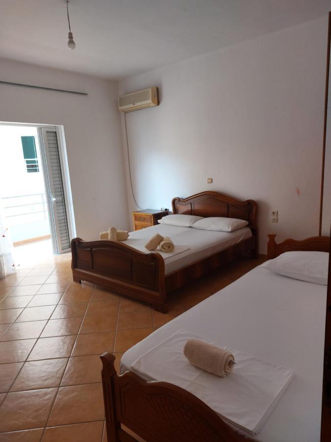 Family Apartments Sarandë Buitenkant foto
