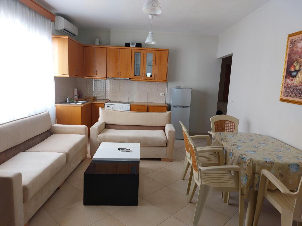 Family Apartments Sarandë Buitenkant foto